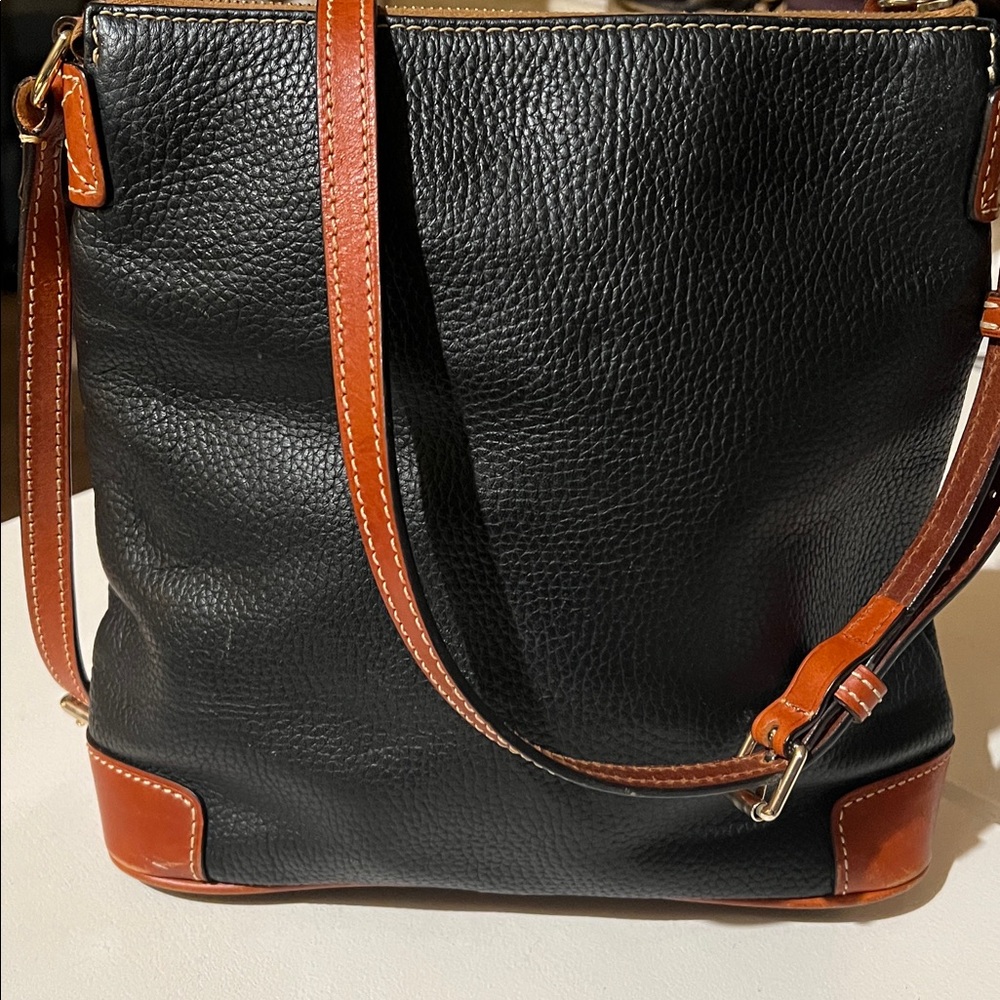 Dooney and Bourke pebbled grain Crossbody black purse - Picture 5 of 17